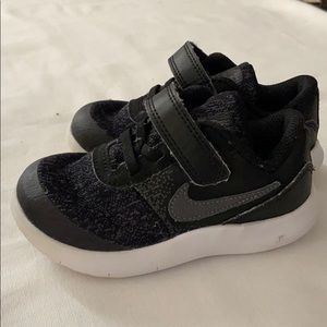 Black toddler Nike sneakers, sz 8c